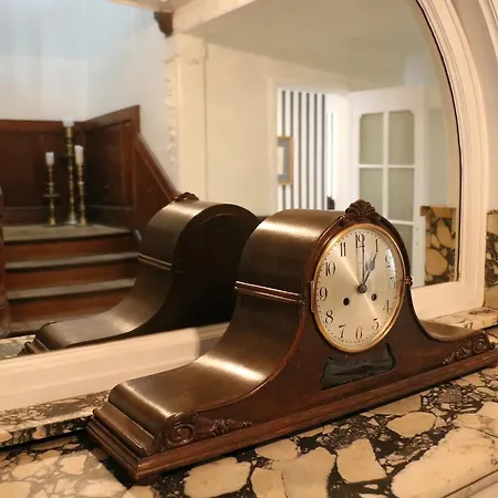 Arthur And James Bed and Breakfast Αμβέρσα