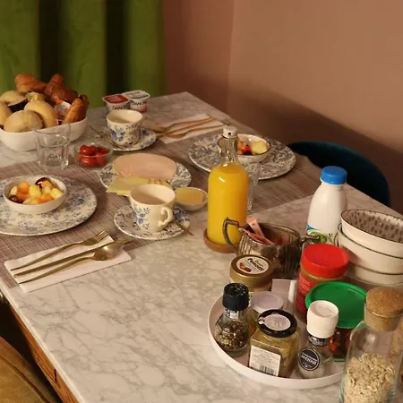 Arthur And James Bed and Breakfast *